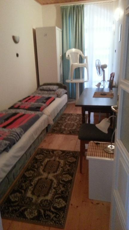 Csokonai Guesthouse Замарді Номер фото
