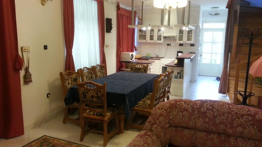 Csokonai Guesthouse Замарді Номер фото